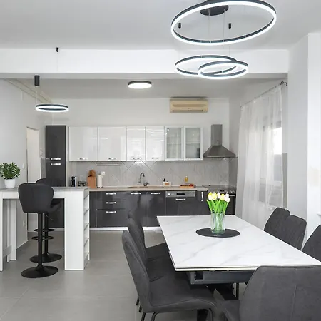 House Luni Brodarica (Sibenik-Knin)