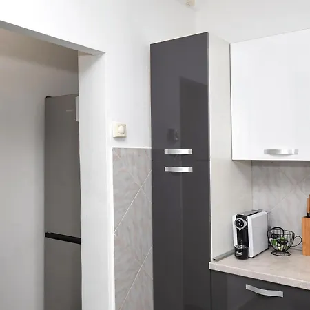 House Luni Holiday home *