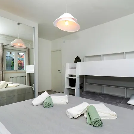 Holiday home House Luni Brodarica (Sibenik-Knin)