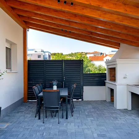 House Luni Holiday home